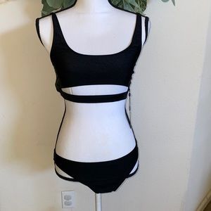 Dixperfect- Black under boob bikini set